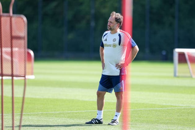 Jose Barcala (FC Bayern Muenchen, Chef-Trainer), GER, FC Bayern Muenchen Frauen Training, Fussball, Google Pixel Frauen-Bundesliga, Saison 2026 2027, 05.08.2026, GER, FC Bayern Muenchen Frauen Training, Fussball, Google Pixel Frauen-Bundesliga, Saison 2026 2027, 05.08.2026 Muenchen *** Jose Barcala, FC Bayern Munich, Head Coach, GER, FC Bayern Munich Women s Training, Soccer, Google Pixel Women s Bundesliga, 2026–2027 Season, August 5, 2026, GER, FC Bayern Munich Women s Training, Soccer, Google Pixel Women s Bundesliga, 2026–2027 Season, August 5, 2026, Munich Copyright: xEibner-Pressefoto JennixMaulx EP_JML