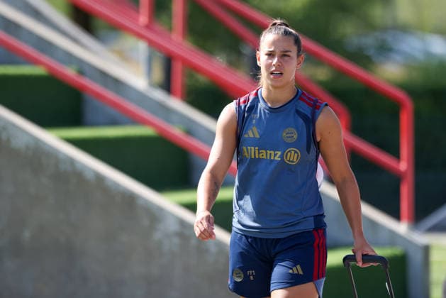 Lena Oberdorf (FC Bayern Muenchen, 08) vor dem Training, GER, FC Bayern Muenchen Frauen Training, Fussball, Google Pixel Frauen-Bundesliga, Saison 2026 2027, 05.08.2026, GER, FC Bayern Muenchen Frauen Training, Fussball, Google Pixel Frauen-Bundesliga, Saison 2026 2027, 05.08.2026 Muenchen *** Lena Oberdorf, FC Bayern Munich, August 8, before practice, GER, FC Bayern Munich Women s Practice, Soccer, Google Pixel Women s Bundesliga, 2026–2027 Season, August 5, 2026, GER, FC Bayern Munich Women s Training, Soccer, Google Pixel Women s Bundesliga, 2026–2027 Season, August 5, 2026, Munich Copyright: xEibner-Pressefoto JennixMaulx EP_JML