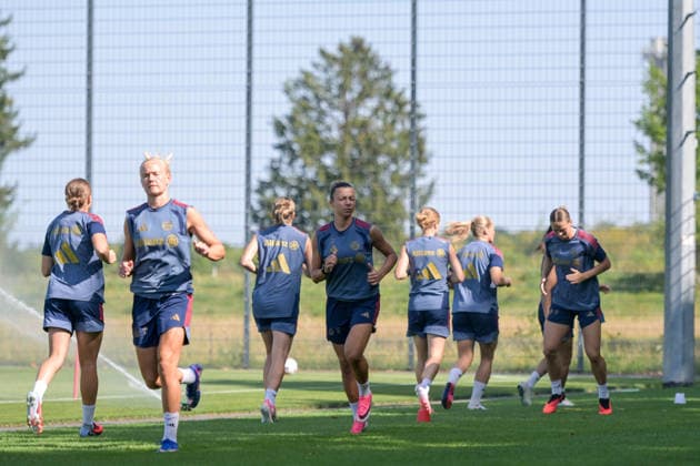 05.08.2026, München, Deutschland. Google Pixel Frauen-Bundesliga: Die FC Bayern Frauen absolvieren auf dem FC Bayern Campus eine Trainingseinheit zur Vorbereitung auf das Testspiel gegen Paris FC. Arianna Caruso (FC Bayern Frauen) *** August 5, 2026, Munich, Germany Google Pixel Women s Bundesliga The FC Bayern Women s team holds a training session at the FC Bayern Campus in preparation for their friendly match against Paris FC Arianna Caruso FC Bayern Women