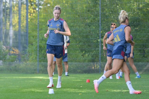 05.08.2026, München, Deutschland. Google Pixel Frauen-Bundesliga: Die FC Bayern Frauen absolvieren auf dem FC Bayern Campus eine Trainingseinheit zur Vorbereitung auf das Testspiel gegen Paris FC. Alara Sehitler (FC Bayern Frauen) *** August 5, 2026, Munich, Germany Google Pixel Women s Bundesliga The FC Bayern Women s team holds a training session at the FC Bayern Campus in preparation for their friendly match against Paris FC Alara Sehitler FC Bayern Women