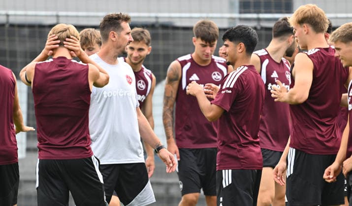 05.08.2026 - Fussball - 2. Fussball - Bundesliga - Saison 2026 2027 - 1. FC Nürnberg Nuernberg FCN ( Club ) - Training - Sportfoto Zink - xwoxzix - Miroslav Miro Klose ( Trainer 1. FC Nürnberg FCN ) spricht zu Mannschaft Team *** August 5, 2026 Soccer 2 Bundesliga 2026–2027 Season 1 FC Nuremberg Nuremberg FCN Club Training Sports Photo Zink xwoxzix Miroslav Miro Klose Coach 1 FC Nuremberg FCN speaks to the team