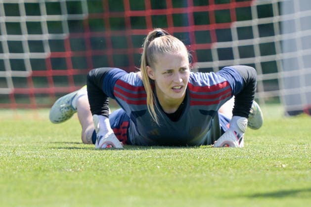 05.08.2026, München, Deutschland. Google Pixel Frauen-Bundesliga: Die FC Bayern Frauen absolvieren auf dem FC Bayern Campus eine Trainingseinheit zur Vorbereitung auf das Testspiel gegen Paris FC. Regina van Eijk (FC Bayern Frauen) *** August 5, 2026, Munich, Germany Google Pixel Women s Bundesliga The FC Bayern Women s team holds a training session at the FC Bayern Campus in preparation for their friendly match against Paris FC Regina van Eijk FC Bayern Women