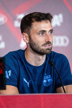 SOCCER - UEFA EL, RBS vs Pafos SALZBURG,AUSTRIA,05.AUG.26 - SOCCER - UEFA Europa League, qualification, Red Bull Salzburg vs Pafos FC, preview, press conference, PK, Pressekonferenz RBS. Image shows Dominik Schmid (RBS).  GEPAxpictures xJulioxArellano