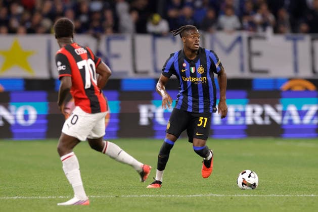 SOCCER AC MILAN INTER, Yann Bisseck of Inter Milan in action during the AC Milan vs Inter Milan soccer exhibition match at Optus Stadium in Perth, Wednesday, August 5, 2026. ( NO ARCHIVING PERTH WESTERN AUSTRALIA AUSTRALIA  Copyright: xRICHARDxWAINWRIGHTx 20260805140053323508