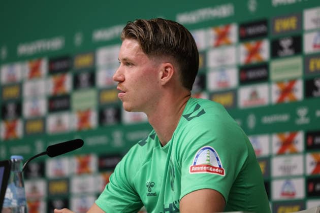 05.08.2026, GER, Fußball, Herren, 1. Bundesliga, Saison 2026 2027, Spielervorstellung, SV Werder Bremen Cedric Itten ( Werder Bremen, 26 ) wird im Rahmen einer Pressekonferenz vorgestellt, Zell am Ziller Parkstadion Tirol Österreich *** August 5, 2026, Germany, Soccer, Men s, Bundesliga 1, 2026–2027 Season, Player Introduction, SV Werder Bremen s Cedric Itten, 26, is introduced at a press conference at the Parkstadion in Zell am Ziller, Tyrol, Austria Copyright: xNordphotox xMaasx