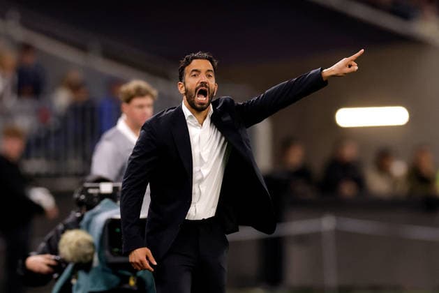 SOCCER AC MILAN INTER, Ruben Amorim, head coach of AC Milan reacts during the AC Milan vs Inter Milan soccer exhibition match at Optus Stadium in Perth, Wednesday, August 5, 2026. ( NO ARCHIVING PERTH WESTERN AUSTRALIA AUSTRALIA  Copyright: xRICHARDxWAINWRIGHTx 20260805199467422906