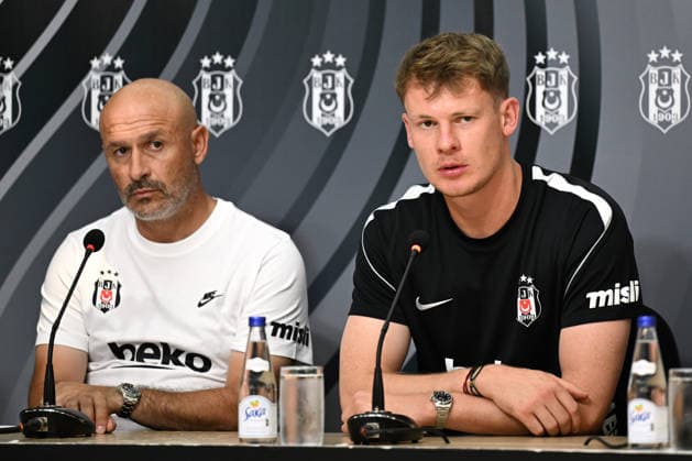 Head coach of Besiktas, Vincenzo Italiano ISTANBUL, TURKIYE - AUGUST 5: Head coach of Besiktas, Vincenzo Italiano (L) and Alexander Nubel (R) of Besiktas speak during a press conference, PK, Pressekonferenz at the club s Nevzat Demir Training Facilities ahead of Thursday s away match against Hradec Kralove in the first leg of the UEFA Europa League third qualifying round in Istanbul, Turkiye, on August 5, 2026. Ahmet Okatali Anadolu Istanbul Turkey. Editorial use only. Please get in touch for any other usage.  Copyright: x2026xAnadoluxAhmetxOkatalix