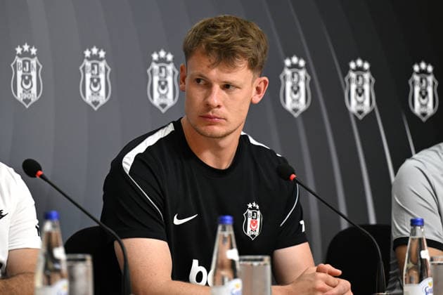 Head coach of Besiktas, Vincenzo Italiano ISTANBUL, TURKIYE - AUGUST 5: Alexander Nubel of Besiktas speaks during a press conference, PK, Pressekonferenz at the club s Nevzat Demir Training Facilities ahead of Thursday s away match against Hradec Kralove in the first leg of the UEFA Europa League third qualifying round in Istanbul, Turkiye, on August 5, 2026. Ahmet Okatali Anadolu Istanbul Turkey. Editorial use only. Please get in touch for any other usage.  Copyright: x2026xAnadoluxAhmetxOkatalix