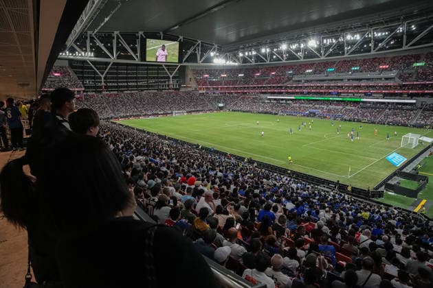 HONG KONG-SPORTS CHELSEA-JUVENTUS A general view shows fans watching the exhibition football match between Chelsea and Juventus from the stands at the Kai Tak Stadium on August 5, 2026 in Hong Kong. Despite the absence of some star players who were rested after the World Cup, supporters gathered at the stadium to enjoy the highly anticipated match. (Photo by Kevin Li TMHK via Nexpher Images) Hong Kong