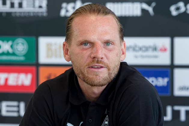 Trainer Eugen Polanski (Borussia Moenchengladbach) beantwortet bei der Pressekonferenz die Fragen der Journalisten waehrend des Trainingslagers von Borussia Moenchengladbach, Stadion Birkenmoos am 05. August 2026 in Rottach-Egern, Deutschland. (Foto von Marco Steinbrenner DeFodi Images) +++ Trainer Eugen Polanski (Borussia Moenchengladbach) answers journalists™ questions at the press conference, PK, Pressekonferenz during the Borussia Moenchengladbach Training camp at Stadion Birkenmoos on August 5, 2026 in Rottach-Egern, Germany. (Photo by Marco Steinbrenner DeFodi Images) (Photo by Marco Steinbrenner DeFodi Images) - *** Coach Eugen Polanski of Borussia Mönchengladbach answers journalists questions at a press conference during Borussia Mönchengladbach s training camp, Birkenmoos Stadium on August 5, 2026, in Rottach Egern, Germany. Photo by Marco Steinbrenner, DeFodi Images. Coach Eugen Polanski of Borussia Mönchengladbach answers journalists’ questions at the press conference during the Borussia Mönchengladbach training camp at Birkenmoos Stadium on August 5, 2026 in Rottach-Egern, Germany. Photo by Marco Steinbrenner, DeFodi Images. Photo by Marco Steinbrenner, DeFodi Images.