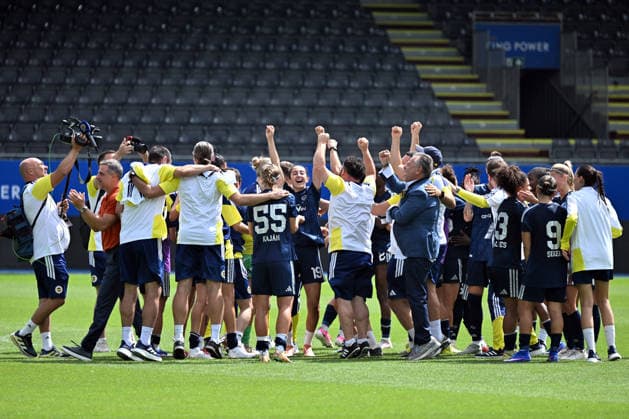 Fenerbahce arsaVev v Metalist 1925 Kharkiv - UEFA Women’s Champions League LEUVEN, BELGIUM - AUGUST 5: Players of Fenerbahce arsaVev celebrate the victory after UEFA Women’s Champions League second qualifying round match between Fenerbahce arsaVev and Metalist 1925 Kharkiv at Den Dreef Stadium in Leuven, Belgium on August 5, 2026. Dursun Aydemir Anadolu Leuven Belgium. Editorial use only. Please get in touch for any other usage.  Copyright: x2026xAnadoluxDursunxAydemirx