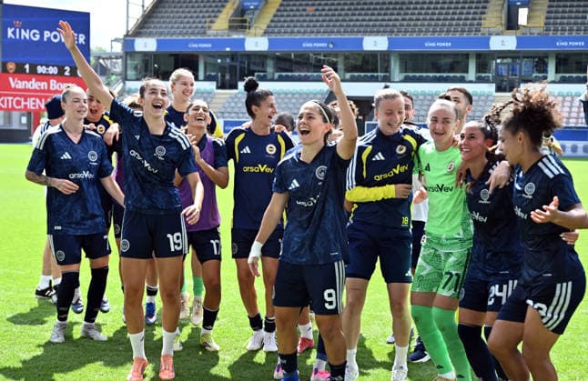 Fenerbahce arsaVev v Metalist 1925 Kharkiv - UEFA Women’s Champions League LEUVEN, BELGIUM - AUGUST 5: Players of Fenerbahce arsaVev celebrate the victory after UEFA Women’s Champions League second qualifying round match between Fenerbahce arsaVev and Metalist 1925 Kharkiv at Den Dreef Stadium in Leuven, Belgium on August 5, 2026. Dursun Aydemir Anadolu Leuven Belgium. Editorial use only. Please get in touch for any other usage.  Copyright: x2026xAnadoluxDursunxAydemirx