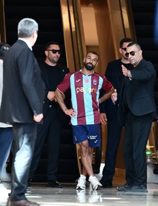 Egyptian footballer Mohamed Salah in Istanbul following Trabzonspor transfer talks ISTANBUL, TURKIYE - AUGUST 05: Egyptian footballer Mohamed Salah, with whom Trabzonspor has entered transfer negotiations, leaves Acibadem Maslak Hospital after undergoing a medical examination in Istanbul, Turkiye, on August 05, 2026. Elif Ozturk Anadolu Istanbul Turkey. Editorial use only. Please get in touch for any other usage.  Copyright: x2026xAnadoluxElifxOzturkx