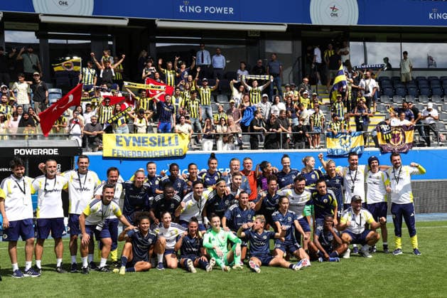 260805 Metalist 1925 vs Fenerbahce Fenerbahce players and staff pose with the supporters after a female soccer game between Metalist 1925 (UKR) and Fenerbahce (TUR) Second qualifying round, Semi-finals of UEFA Champions League Mini Tournament 5, on Wednesday 5 August 2026 in LEUVEN , Belgium . PHOTO SPORTPIX Sevil Oktem LEUVEN DEN DREEF Belgium  Copyright: xSportpix.bex xSevilxOktemxSevilxOktemx
