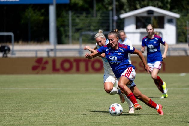 05.08.2026, GER, Fussball, Frauen, UEFA Womens Champions League, Saison 2026 2027, Qualifikationsturnier, Halbfinale Stine Brekken ( Valerenga IF, 30 ) im Zweikampf mit Mia Persson ( Malmö FF, 08), Frankfurt am Main Stadion am Brentanobad Hessen Deutschland *** August 5, 2026, GER, Soccer, Women s, UEFA Women s Champions League, 2026–2027 season, Qualifying tournament, Semifinal: Stine Brekken (Valerenga IF), age 30, in a tackle with Mia Persson (Malmö FF), 08, Frankfurt am Main, Stadion am Brentanobad, Hesse, Germany Copyright: xNordphoto Memmlerx