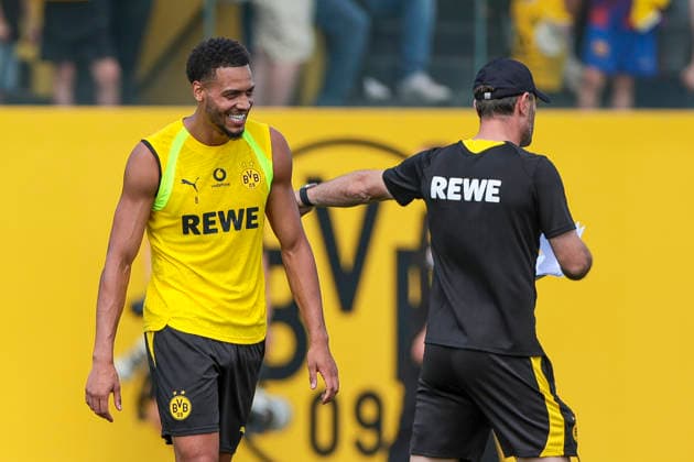 05.08.2026, Fussball, Training von Borussia Dortmund. v. l. Felix Nmecha (Borussia Dortmund), Co-Trainer Robert Kovac (Borussia Dortmund). Dortmund Trainingsgelände des BVB NRW Deutschland xRHR-FOTO DEx *** August 5, 2026, Soccer, Borussia Dortmund practice featuring Felix Nmecha (Borussia Dortmund) and Assistant Coach Robert Kovac (Borussia Dortmund) at the BVB training facility in North Rhine-Westphalia, Germany xRHR PHOTO DEx Copyright: DennisxEwert RHR-FOTOx RHR-FOTO DE