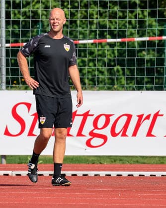 05.08.2026, Deutschland, Grassau, Fußball Bundesliga, Saison 2026 2027, Trainingslager VfB Stuttgart, Standard-Trainer Philip Kipp *** August 5, 2026, Germany, Grassau, Bundesliga, 2026–2027 season, VfB Stuttgart training camp, Head Coach Philip Kipp