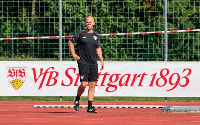 05.08.2026, Deutschland, Grassau, Fußball Bundesliga, Saison 2026 2027, Trainingslager VfB Stuttgart, Standard-Trainer Philip Kipp *** August 5, 2026, Germany, Grassau, Bundesliga, 2026–2027 season, VfB Stuttgart training camp, Head Coach Philip Kipp