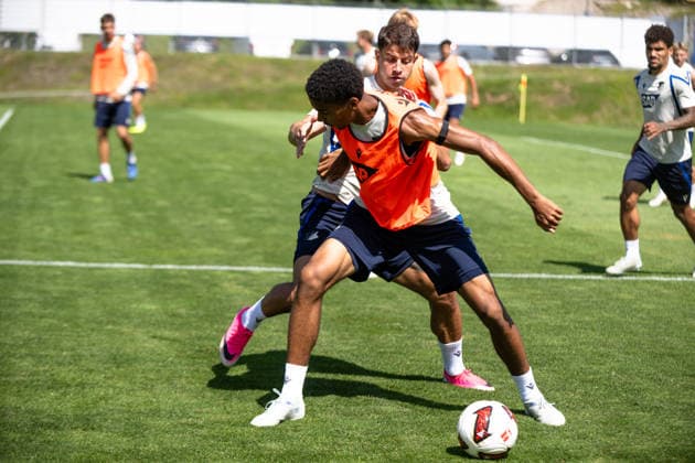 Bambase Conte, (TSG Hoffenheim, 20) am Ball, TSG Hoffenheim, Fussball, Trainingslager, Saison Vorbereitung, Saison 2026 2027, GER, 05.08.2026, Eibner-Pressefoto Andreas Ulmer TSG Hoffenheim, Fussball, Trainingslager, Saison Vorbereitung, Saison 2026 2027, GER, 05.08.2026, *** Bambase Conte, TSG Hoffenheim, 20 on the Ball, TSG Hoffenheim, Soccer, Training Camp, Preseason, 2026–2027 Season, GER, August 5, 2026, Eibner Press Photo Andreas Ulmer TSG Hoffenheim, soccer, training camp, preseason, 2026–2027 season, GER, August 5, 2026, Copyright: xEibner-Pressefoto AndreasxUlmerx EP_AUR