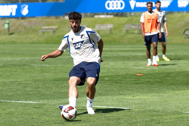 Umut Tohumcu, (TSG Hoffenheim, 25), TSG Hoffenheim, Fussball, Trainingslager, Saison Vorbereitung, Saison 2026 2027, GER, 05.08.2026, Eibner-Pressefoto Andreas Ulmer TSG Hoffenheim, Fussball, Trainingslager, Saison Vorbereitung, Saison 2026 2027, GER, 05.08.2026, *** Umut Tohumcu, TSG Hoffenheim, 25, TSG Hoffenheim, soccer, training camp, preseason, 2026–2027 season, GER, August 5, 2026, Eibner Press Photo Andreas Ulmer TSG Hoffenheim, soccer, training camp, preseason, 2026–2027 season, GER, August 5, 2026, Copyright: xEibner-Pressefoto AndreasxUlmerx EP_AUR