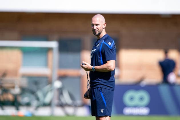 Christian Ilzer, (TSG Hoffenheim, Trainer) beobachtend, TSG Hoffenheim, Fussball, Trainingslager, Saison Vorbereitung, Saison 2026 2027, GER, 05.08.2026, Eibner-Pressefoto Andreas Ulmer TSG Hoffenheim, Fussball, Trainingslager, Saison Vorbereitung, Saison 2026 2027, GER, 05.08.2026, *** Christian Ilzer, TSG Hoffenheim, observing the coach, TSG Hoffenheim, soccer, training camp, preseason, 2026–2027 season, GER, August 5, 2026, Eibner Press Photo: Andreas Ulmer, TSG Hoffenheim, soccer, training camp, preseason, 2026–2027 season, GER, August 5, 2026, Copyright: xEibner-Pressefoto AndreasxUlmerx EP_AUR