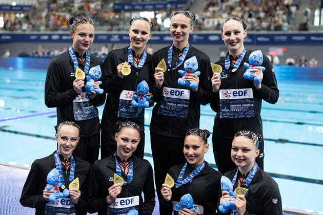 Acrobatics artistic swimming final European Aquatics Championships - Saint-Denis Gold medallists, Neutral Athletes B pose for a picture after the acrobatics artistic swimming final event during the LEN European Aquatics Championships, at the Olympic Aquatics Centre in Saint-Denis, northeastern suburbs of Paris, on August 5, 2026. Photo by Raphael Lafargue ABACAPRESS.COM Saint-Denis France  Copyright: xLafarguexRaphael ABACAx