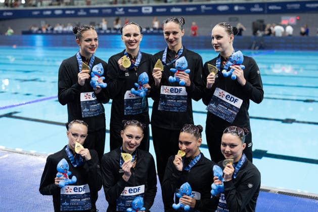 Acrobatics artistic swimming final European Aquatics Championships - Saint-Denis Gold medallists, Neutral Athletes B pose for a picture after the acrobatics artistic swimming final event during the LEN European Aquatics Championships, at the Olympic Aquatics Centre in Saint-Denis, northeastern suburbs of Paris, on August 5, 2026. Photo by Raphael Lafargue ABACAPRESS.COM Saint-Denis France  Copyright: xLafarguexRaphael ABACAx