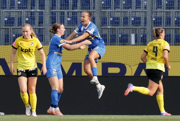 SOCCER - WCL, St.Poelten vs Bern SANKT POELTEN,AUSTRIA,05.AUG.26 - WOMEN SOCCER - UEFA Women s Champions League, qualification, SKN Sankt Poelten vs BSC YB Frauen. Image shows the rejoicing of Magdalena Rukavina and Fanny Vago (St.Poelten).  GEPAxpictures xWalterxLuger