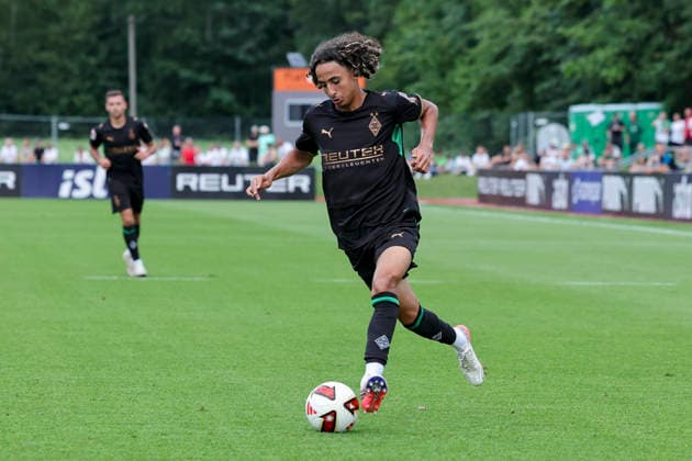 Wael Mohya (Borussia Moenchengladbach kontrolliert den Ball waehrend des Freundschaftsspiels zwischen dem FC Rottach-Egern und Borussia Moenchengladbach, Stadion Birkenmoos am 05. August 2026 in Rottach-Egern, Deutschland. (Foto von Marco Steinbrenner DeFodi Images) +++ Wael Mohya (Borussia Moenchengladbach controls the ball during the Friendly match between FC Rottach-Egern and Borussia Moenchengladbach at Stadion Birkenmoos on August 5, 2026 in Rottach-Egern, Germany. (Photo by Marco Steinbrenner DeFodi Images) (Photo by Marco Steinbrenner DeFodi Images) - *** Wael Mohya of Borussia Mönchengladbach controls the ball during the friendly match between FC Rottach Egern and Borussia Mönchengladbach at Stadion Birkenmoos on August 5, 2026, in Rottach Egern, Germany Photo by Marco Steinbrenner DeFodi Images Wael Mohya of Borussia Mönchengladbach controls the ball during the friendly match between FC Rottach Egern and Borussia Mönchengladbach at Stadion Birkenmoos on August 5, 2026 in Rottach Egern, Germany Photo by Marco Steinbrenner DeFodi Images Photo by Marco Steinbrenner DeFodi Images