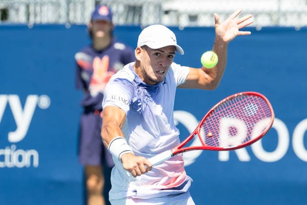 August 5, 2026, Montreal, Quebec, Canada: SEBASTIAN BAEZ from Argentina backhand in match against Zizou Bergs (31) from Belgium in second round at Canadian Open at IGA stadium in Montreal, Quebec, Canada on 2026-08-05 Montreal Canada - ZUMAl189 20260805_zsp_l189_022 Copyright: xYannickxLegarex