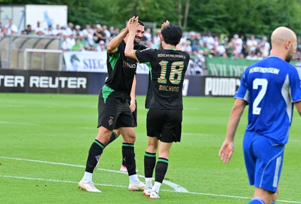 05.08.2026; Rottach-Egern; Fussball, Herren, Saison 2026 2027, Testspiel FC Rottach-Egern vs. Borussia Moenchengladbach Torjubel bei Torschuetze Tim Kleindienst (Gladbach, li.) und Vorbereiter Shuto Machino (Gladbach, re.) nach dem Tor zum 0-10 DFL regulations prohibit any use of photographs as image sequences and or quasi-video. Stadion Am Birkenmoos Bayern Deutschland *** August 5, 2026 Rottach Egern Soccer, Men s, 2026–2027 Season, Friendly Match: FC Rottach Egern vs. Borussia Mönchengladbach. Goal celebration by goal scorer Tim Kleindienst (Gladbach, left) and assist provider Shuto Machino (Gladbach, right) after the goal that made the score 0–10. DFL regulations prohibit any use of photographs as image sequences and or quasi-video. Am Birkenmoos Stadium, Bavaria, Germany