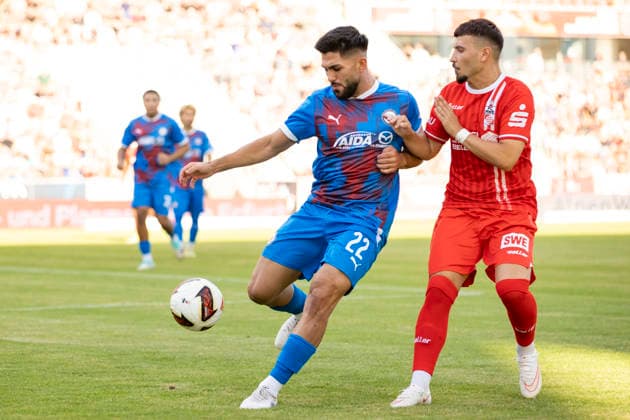 Regionalliga Nordost: FC Rot-Weiß Erfurt vs. SV Tasmania Berlin; Erfurt; 05.08.2026 Ensar Bekdemir ( 22; SV Tasmania Berlin) gegen Stanislav Fehler ( 11; FC Rot-Weiß Erfurt) Regionalliga Nordost: FC Rot-Weiß Erfurt vs. SV Tasmania Berlin; Steigerwaldstadion Erfurt; 05.08.2026 *** Northeast Regional League: FC Rot-Weiß Erfurt vs. SV Tasmania Berlin, Erfurt, August 5, 2026; Ensar Bekdemir 22 (SV Tasmania Berlin) vs. Stanislav Fehler 11 (FC Rot-Weiß Erfurt); Northeast Regional League: FC Rot-Weiß Erfurt vs. SV Tasmania Berlin, Steigerwaldstadion, Erfurt, 0August 5, 2026 Copyright: xBEAUTIFULxSPORTS Duehringx
