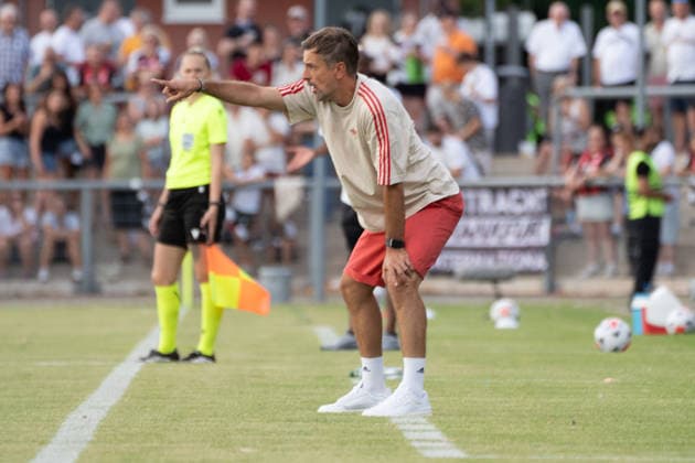 05.08.2026, xhfmx, Fussball CLQ HF 2. Qualirunde, Eintracht Frankfurt - Omonia Nicosia Niko Arnautis (Cheftrainer Eintracht Frankfurt) (DFL DFB REGULATIONS PROHIBIT ANY USE OF PHOTOGRAPHS as IMAGE SEQUENCES and or QUASI-VIDEO) Frankfurt *** August 5, 2026, xhfmx, Soccer CLQ HF 2 Qualifying Round, Eintracht Frankfurt vs. Omonia Nicosia, Niko Arnautis, Head Coach of Eintracht Frankfurt, DFL, DFB REGULATIONS PROHIBIT ANY USE OF PHOTOGRAPHS AS IMAGE SEQUENCES AND OR QUASI-VIDEO, Frankfurt