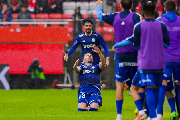 UEFA Conference Leauge 2026: Fire - Apollon Limassol Bergen 20260805. Apollon Limassol cheers after scoring by Alen Ozbolt (right) in the UEFA Conference Leauge football match between SK Brann and Apollon Limassol at Brann Stadium. Photo: Paul S. Amundsen NTB Bergen Norway EDITORIAL USE ONLY. RESTRICTED USE FOR BETTING COMPANIES Ref:_SPOyd67Asjhkr4.jpg *** UEFA Conference League 2026: Apollon Limassol vs. Bergen, August 5, 2026. Apollon Limassol celebrates after Alen Ozbolt scores during the UEFA Conference League soccer match between SK Brann and Apollon Limassol at Brann Stadium. Photo by Paul S. Amundsen NTB Bergen, Norway EDITORIAL USE ONLY RESTRICTED USE FOR BETTING COMPANIES  Copyright: xPaulxS.xAmundsenx xNTBx