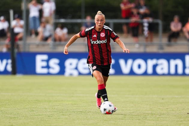 Frankfurt am Main, Germany - August 2026: Hanna Bennison (Eintracht Frankfurt) in action, with the ball during the second Qualifying Round Match Eintracht Frankfurt and Omonia Nicosia - Semi-finals of the UEFA Womens LP Mini Tournament at Stadium am Bretanobad in Frankfurt am Main, Germany *** Frankfurt am Main, Germany, August 2026 Hanna Bennison Eintracht Frankfurt in action, with the ball during the second qualifying round match between Eintracht Frankfurt and Omonia Nicosia in the semifinals of the UEFA Women s LP Mini Tournament at Stadium am Bretanobad in Frankfurt am Main, Germany Copyright: HMBxMedia JoaquimxFerreira