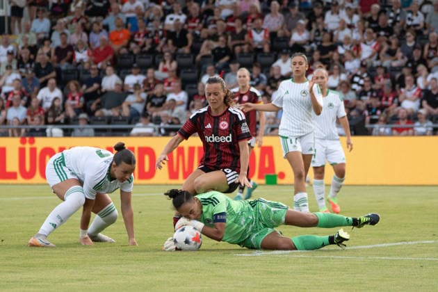 05.08.2026, xhfmx, Fussball CLQ HF 2. Qualirunde, Eintracht Frankfurt - Omonia Nicosia v.l. Hayley Raso (Eintracht Frankfurt, 16), Constantina Kouzali (Omonia Nikosia, 1) (DFL DFB REGULATIONS PROHIBIT ANY USE OF PHOTOGRAPHS as IMAGE SEQUENCES and or QUASI-VIDEO) Frankfurt *** August 5, 2026, xhfmx, Soccer CLQ HF 2 Qualifying Round, Eintracht Frankfurt vs. Omonia Nicosia, Hayley Raso (Eintracht Frankfurt), 16, Constantina Kouzali (Omonia Nicosia), 1 DFL and DFB regulations prohibit any use of photographs as image sequences and or quasi-video in Frankfurt