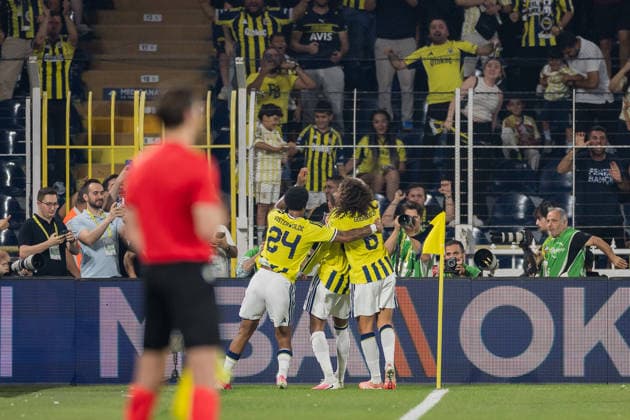 SOCCER - UEFA CL, Fenerbahce vs Sturm ISTANBUL,TURKEY,05.AUG.26 - SOCCER - UEFA Champions League, qualification, Fenerbahce Istanbul vs Sturm Graz. Image shows the rejoicing of Anderson Talisca, Matteo Guendouzi and Jayden Oosterwolde (Fenerbahce).  GEPAxpictures xMatthiasxTrinkl