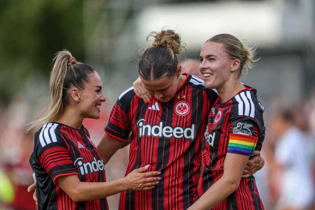 GER, Frankfurt, Eintracht Frankfurt vs AC Omonia Nikosia, UEFA Womens Champions League, Fussball, UEFA, Spielzeit 2026 2027, Stadion am Brentanobad, Qualifikation, Halbfinale im Bild v.l.: Tor, Jubel und Freude, Emotionen, Ereleta Memeti (Eintracht Frankfurt Frauen 7), Larissa Mühlhaus (Eintracht Frankfurt Frauen 19), Laura Freigang (Eintracht Frankfurt Frauen 10) DFB DFL REGULATIONS PROHIBIT ANY USE OF PHOTOGRAPHS AS IMAGE SEQUENCES AND OR QUASI-VIDEO, 05.08.2026 *** GER, Frankfurt, Eintracht Frankfurt vs. AC Omonia Nicosia, UEFA Women s Champions League, Soccer, UEFA, 2026–2027 Season, Brentanobad Stadium, Qualifying Round, Semifinal in Pictures: from left, goal, celebration and joy, emotions, Ereleta Memeti (Eintracht Frankfurt Women’s Team, No. 7), Larissa Mühlhaus (Eintracht Frankfurt Women’s Team, No. 19), Laura Freigang, Eintracht Frankfurt Women’s Team No. 10. DFB and DFL regulations prohibit any use of photographs as image sequences and or quasi-video. August 5, 2026 Copyright: HMBxMedia HendrikxHamelau