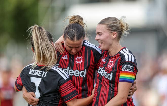 GER, Frankfurt, Eintracht Frankfurt vs AC Omonia Nikosia, UEFA Womens Champions League, Fussball, UEFA, Spielzeit 2026 2027, Stadion am Brentanobad, Qualifikation, Halbfinale im Bild v.l.: Tor, Jubel und Freude, Emotionen, Ereleta Memeti (Eintracht Frankfurt Frauen 7), Larissa Mühlhaus (Eintracht Frankfurt Frauen 19), Laura Freigang (Eintracht Frankfurt Frauen 10) DFB DFL REGULATIONS PROHIBIT ANY USE OF PHOTOGRAPHS AS IMAGE SEQUENCES AND OR QUASI-VIDEO, 05.08.2026 *** GER, Frankfurt, Eintracht Frankfurt vs. AC Omonia Nicosia, UEFA Women s Champions League, Soccer, UEFA, 2026–2027 Season, Brentanobad Stadium, Qualifying Round, Semifinal in Pictures: from left, goal, celebration and joy, emotions, Ereleta Memeti (Eintracht Frankfurt Women’s Team, No. 7), Larissa Mühlhaus (Eintracht Frankfurt Women’s Team, No. 19), Laura Freigang, Eintracht Frankfurt Women’s Team No. 10. DFB and DFL regulations prohibit any use of photographs as image sequences and or quasi-video. August 5, 2026 Copyright: HMBxMedia HendrikxHamelau