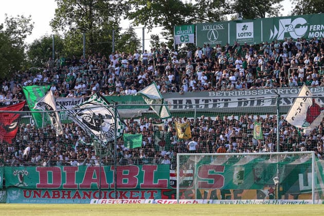 Deutschland: Regionalliga Nordost 2026 2027, 3. Spieltag, BSG Chemie Leipzig - Hallescher FC, Alfred-Kunze Sportpark (Leipzig) Fanblock Chemie Leipzig *** Germany Regional League Northeast 2026–2027, Matchday 3, BSG Chemie Leipzig vs. Hallescher FC, Alfred Kunze Sportpark, Leipzig, Chemie Leipzig Fan Section Copyright: xx