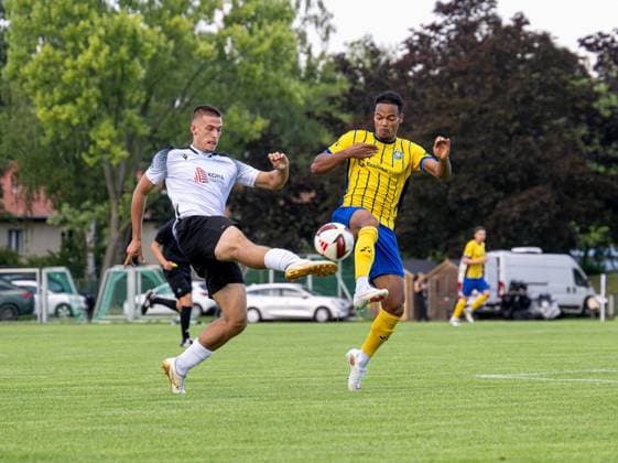 Fussball, Herren, Saison 2026 2027, Regionalliga Nordost (3. Spieltag), BFC Preussen - 1. FC Lokomotive Leipzig, v.l. Nino Lessel (Preussen), Jonas Arcalean (Lok Leipzig), 05.08. 2026, *** Soccer, Men s, 2026–2027 Season, Northeast Regional League, Matchday 3, BFC Preussen 1 vs. FC Lokomotive Leipzig, from left: Nino Lessel (Preussen), Jonas Arcalean (Lok Leipzig), August 5, 2026, Copyright: xSebastianxRäppold MatthiasxKochx
