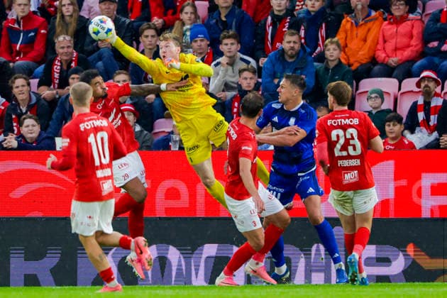 UEFA Conference Leauge 2026: Brann - Apollon Limassol Bergen 20260805. Branns keeper Mathias Dyngeland i UEFA Conference Leauge-kampen i fotball mellom SK Brann og Apollon Limassol pa Brann stadion. Foto: Paul S. Amundsen NTB Bergen Norge EDITORIAL USE ONLY. RESTRICTED USE FOR BETTING COMPANIES Ref:_SPOC5jYEKZEv60.jpg *** UEFA Conference League 2026 Brann Apollon Limassol Bergen 20260805 Brann goalkeeper Mathias Dyngeland during the UEFA Conference League soccer match between SK Brann and Apollon Limassol at Brann Stadium. Photo: Paul S. Amundsen, NTB, Bergen, Norway. EDEDITORIAL USE ONLY; RESTRICTED USE FOR BETTING COMPANIES  Copyright: xPaulxS.xAmundsenx xNTBx