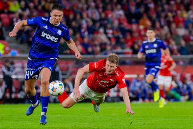 UEFA Conference Leauge 2026: Brann - Apollon Limassol Bergen 20260805. Apollon Limassols Josef Kvida og Branns Kristian Eriksen i UEFA Conference Leauge-kampen i fotball mellom SK Brann og Apollon Limassol pa Brann stadion. Foto: Paul S. Amundsen NTB Bergen Norge EDITORIAL USE ONLY. RESTRICTED USE FOR BETTING COMPANIES Ref:_SPOgEfESdrprpg.jpg *** UEFA Conference League 2026 Brann Apollon Limassol Bergen 20260805 Apollon Limassol s Josef Kvida and Brann s Kristian Eriksen in the UEFA Conference League soccer match between SK Brann and Apollon Limassol at Brann Stadium. Photo: Paul S. Amundsen, NTB, Bergen, Norway. EDITORIAL USE ONLY. RESTRICTED USE FOR BETTING COMPANIES  Copyright: xPaulxS.xAmundsenx xNTBx