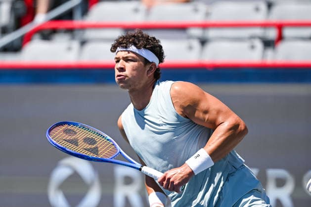 MONTREAL, QC - AUGUST 05: Ben Shelton (USA) returns the ball during a second round match at National Bank Open on August 05, 2026 at IGA Stadium in Montreal, QC (Photo by David Kirouac Icon Sportswire) TENNIS: AUG 05 National Bank Open EDITORIAL USE ONLY Icon26080504126