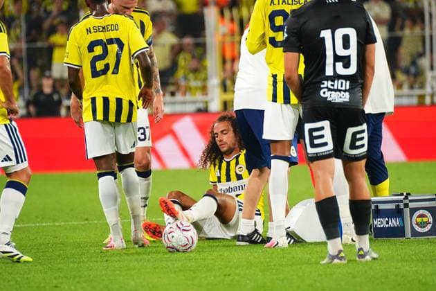 ISTANBUL, TURKEY - AUGUST 5: Matteo Guendouzi of Fenerbahce SK injured during the UEFA Champions League 2026 27 third qualifying round first leg match between Fenerbahce SK and Sturm Graz at Fenerbahce Sükrü Saracoglu Spor Kompleksi on August 5, 2026 in Istanbul, Turkey. Istanbul Turkey Copyright: xSeskimphotox FBahce-SturmGraz-050826 (48)