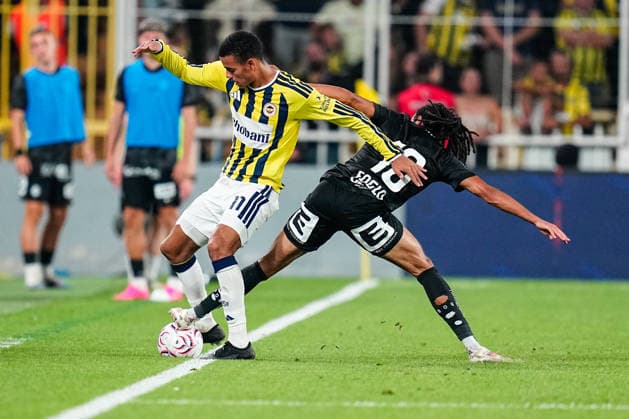 Fenerbahce SK v Sturm Graz - UEFA Champions League 2026 27 Third Qualifying Round First Leg Mason Greenwood of Fenerbahce in action with Emran Soglo of Sturm Graz during the UEFA Champions League 2026 27 third qualifying round first leg match between Fenerbahce SK and Sturm Graz at Fenerbahce Sükrü Saracoglu Spor Kompleksi on August 05, 2026 in Istanbul, Turkey. Istanbul Fenerbahce Sükrü Saracoglu Spor Kompleksi Istanbul Turkey Copyright: xxYagizxGurtugx