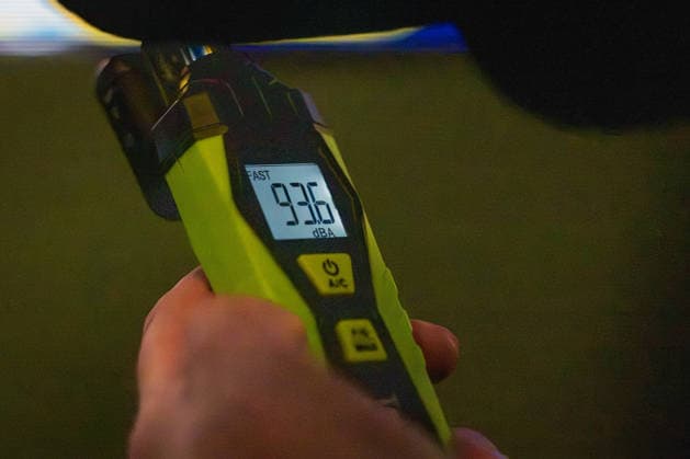 SOCCER - UEFA CL, Fenerbahce vs Sturm ISTANBUL,TURKEY,05.AUG.26 - SOCCER - UEFA Champions League, qualification, Fenerbahce Istanbul vs Sturm Graz. Image shows a decibel meter.  GEPAxpictures xMatthiasxTrinkl
