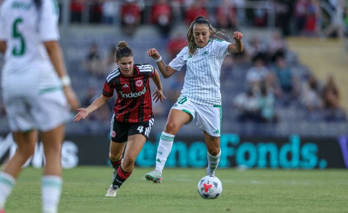 GER, Frankfurt, Eintracht Frankfurt vs AC Omonia Nikosia, UEFA Womens Champions League, Fussball, UEFA, Spielzeit 2026 2027, Stadion am Brentanobad, Qualifikation, Halbfinale im Bild v.l.: Noemi Ivelj (Eintracht Frankfurt Frauen 4), Chara Charalambous (Omonia Nikosia 10) DFB DFL REGULATIONS PROHIBIT ANY USE OF PHOTOGRAPHS AS IMAGE SEQUENCES AND OR QUASI-VIDEO, 05.08.2026 *** GER, Frankfurt, Eintracht Frankfurt vs. AC Omonia Nicosia, UEFA Women s Champions League, Soccer, UEFA, 2026–2027 Season, Stadion am Brentanobad, Qualifying Round, Semifinal (pictured, from left): Noemi Ivelj, Eintracht Frankfurt Women s Team 4, Chara Charalambous, Omonia Nicosia 10. DFB and DFL regulations prohibit any use of photographs as image sequences and or quasi-video. August 5, 2026 Copyright: HMBxMedia HendrikxHamelau