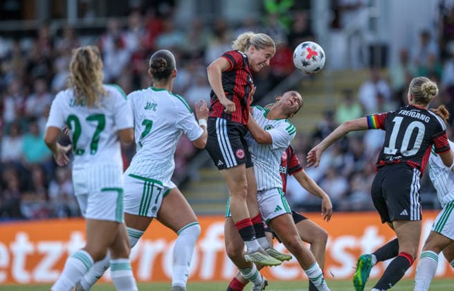 GER, Frankfurt, Eintracht Frankfurt vs AC Omonia Nikosia, UEFA Womens Champions League, Fussball, UEFA, Spielzeit 2026 2027, Stadion am Brentanobad, Qualifikation, Halbfinale im Bild: Danique Tolhoek (Eintracht Frankfurt Frauen 18), Kopfball DFB DFL REGULATIONS PROHIBIT ANY USE OF PHOTOGRAPHS AS IMAGE SEQUENCES AND OR QUASI-VIDEO, 05.08.2026 *** GER, Frankfurt, Eintracht Frankfurt vs. AC Omonia Nicosia, UEFA Women s Champions League, Soccer, UEFA, 2026–2027 Season, Stadion am Brentanobad, Qualifying Round, Semifinal. Photo by Danique Tolhoek: Eintracht Frankfurt Women’s U-18 team, header. DFB and DFL regulations prohibit any use of photographs as image sequences and or quasi-video. August 5, 2026 Copyright: HMBxMedia HendrikxHamelau