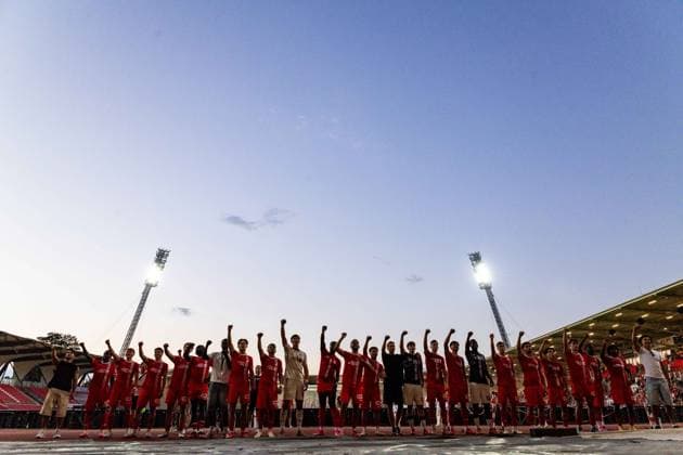 05.08.2026, GER, Fussball, Maenner, Saison 26 27, Regionalliga Nordost, 3.Spieltag, FC Rot-Weiss Erfurt - SV Tasmania Berlin FC Rot-Weiss Erfurt gewinnt ihr Heimspiel gegen SV Tasmania Berlin mit 5:0 und feiert gemeinsam mit den Fans 99096 Erfurt Steigerwaldstadion Rasenplatz Thueringen Deutschland *** August 5, 2026, GER, Soccer, Men, 2026–2027 Season, Regionalliga Northeast, Matchday 3, FC Rot Weiss Erfurt vs. SV Tasmania Berlin. FC Rot Weiss Erfurt wins its home game against SV Tasmania Berlin 5–0 and celebrates with the fans at 99096 Erfurt, Steigerwaldstadion (grass field), Thuringia, Germany
